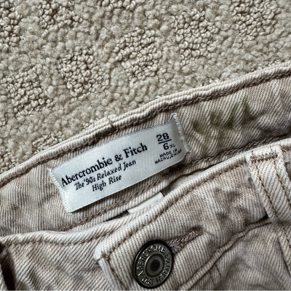 Abercrombie & Fitch women’s The 90s Relaxed beige High Rise denim jeans size 6 - Picture 5 of 7